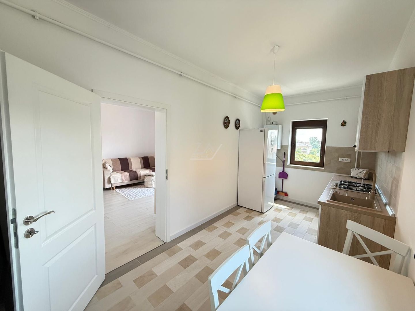 Mobilat si utilat complet. Disponibil imediat. Loc de parcare. - Poză 7