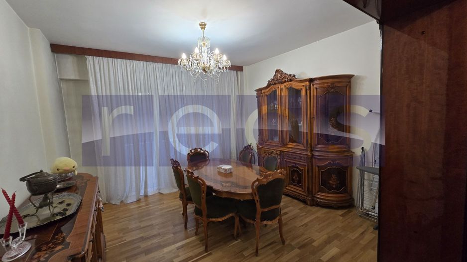 DE VANZARE APARTAMENT 4 CAMERE ZONA CENTRALA - Poză 1