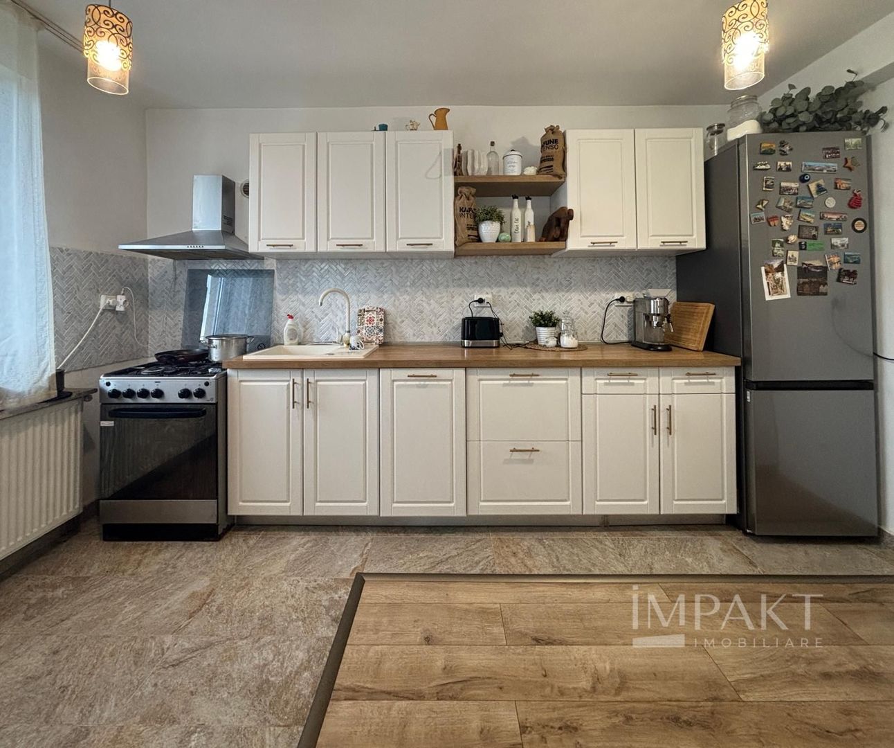 Vilă spațioasă cu garaj, curte de 600 mp  Sânnicoara - Poză 2