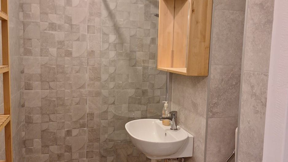 Vând apartament în micro 16 - Poză 3