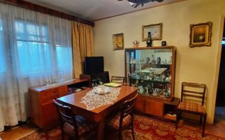 Apartament 3 camere, semidecomandat, central, Campina - Poză 8