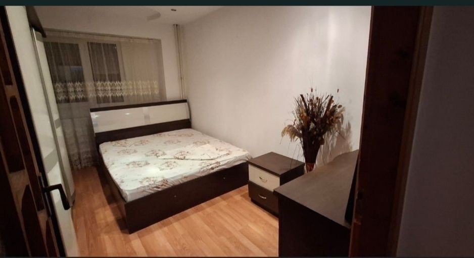 De inchiriat apartament 3 camere, Micro 20, 2100 lei - Poză 2