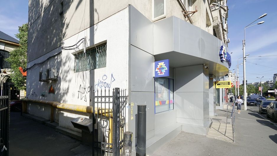 Spatiul comercial 100 mpu str.Sf Vineri colt cu B-dul Corneliu Coposu - Poză 12