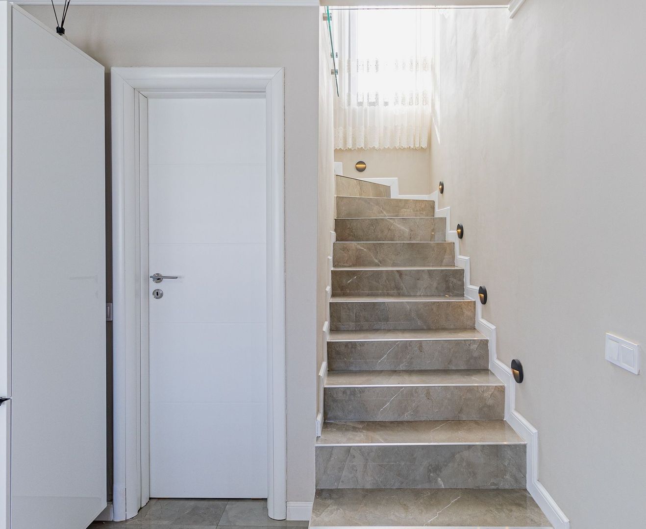 Propunem spre vanzare Casa individuală 4 camere LUX  Stupini - Poză 9