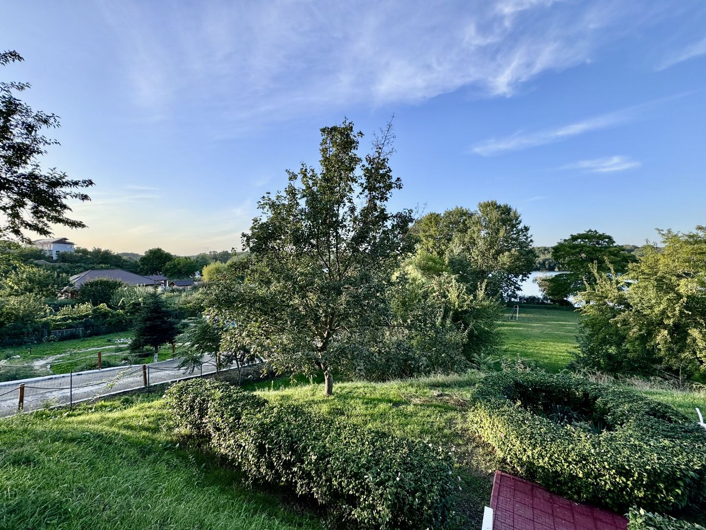 Hotel 20 camere Delta Dunarii 50 m deschidere teren 6000 mp acces auto - Poză 57