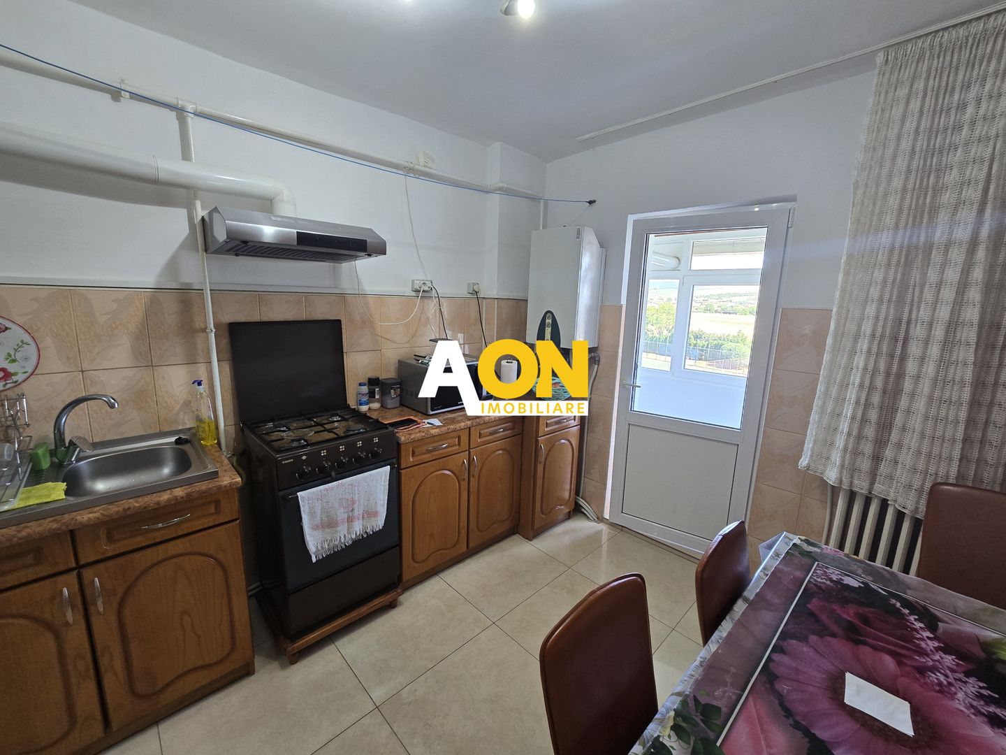 Apartament 3 Camere, 2 Bai, cu Balcon - Poză 11