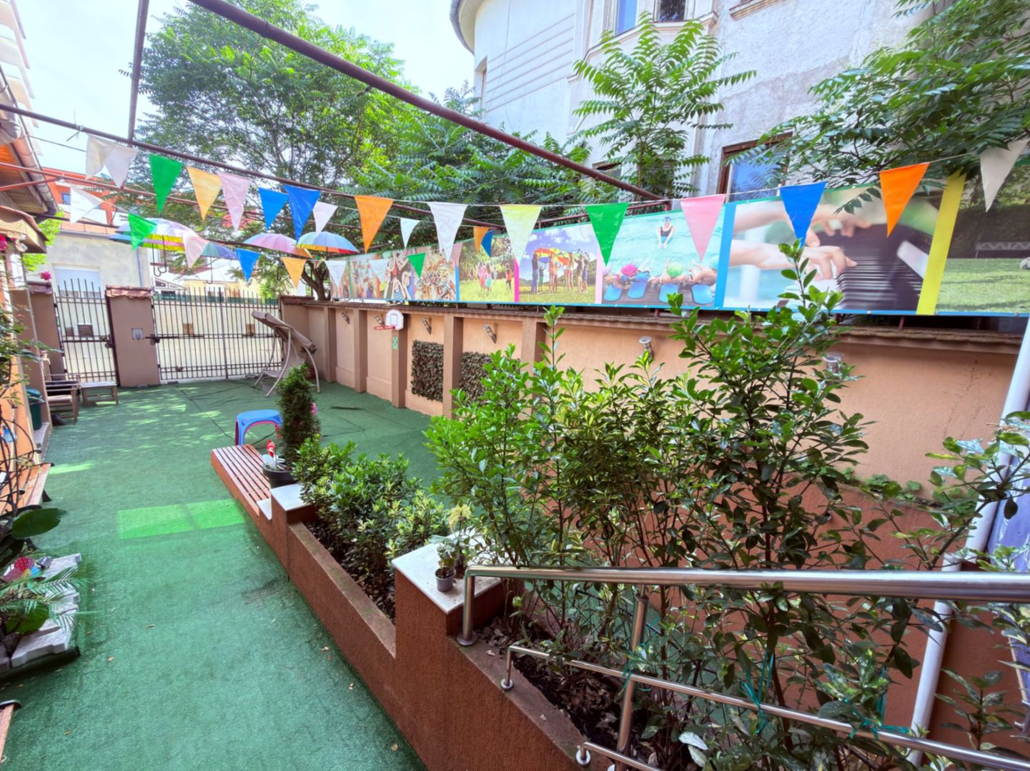 Vilă 15 camere | Piața Victoriei | Ideală after-school, Gradinita - Poză 1