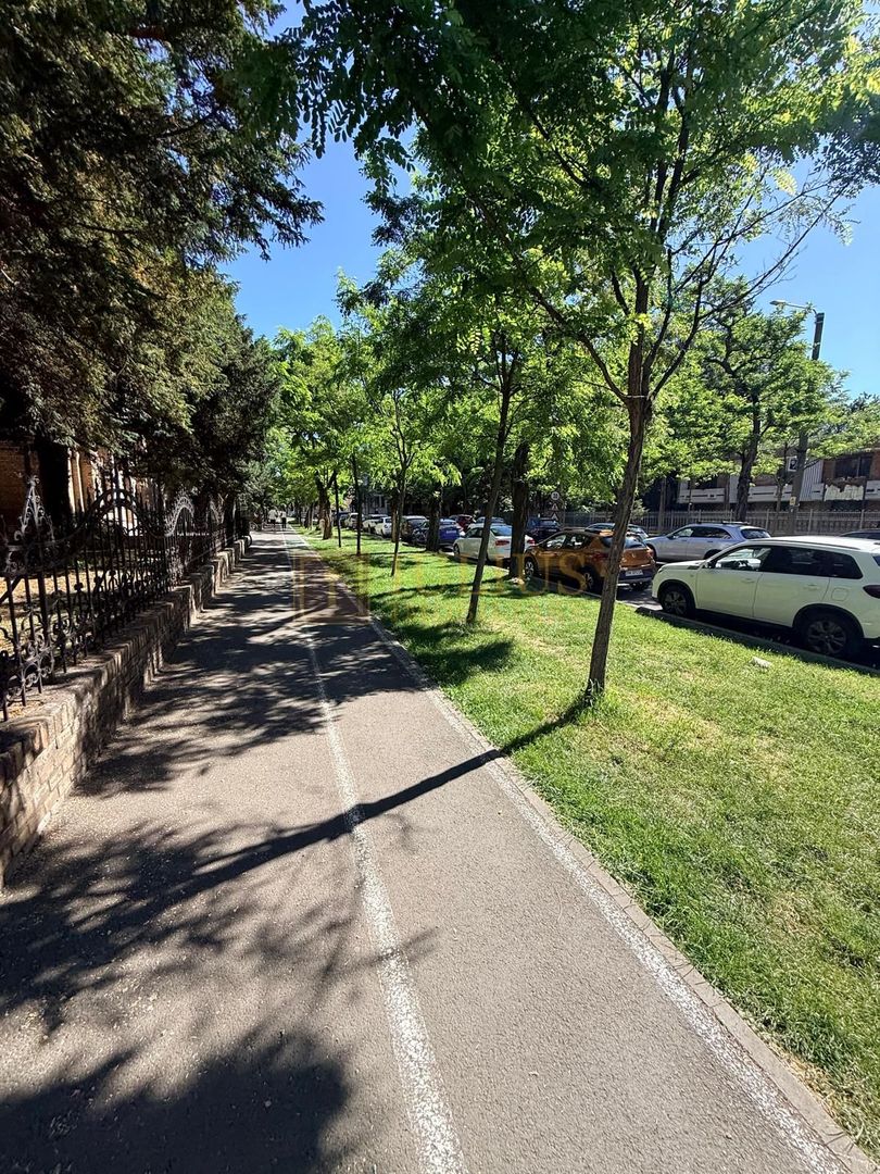 2 camere| vis a vis de Liceul Loga| zona superba, linistita| centrala proprie| - Poză 15