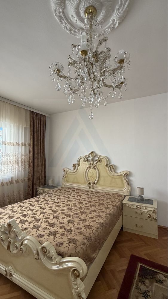 Apartament modern 3 camere cu balcoan terasa și curte comuna in Strand - Poză 2