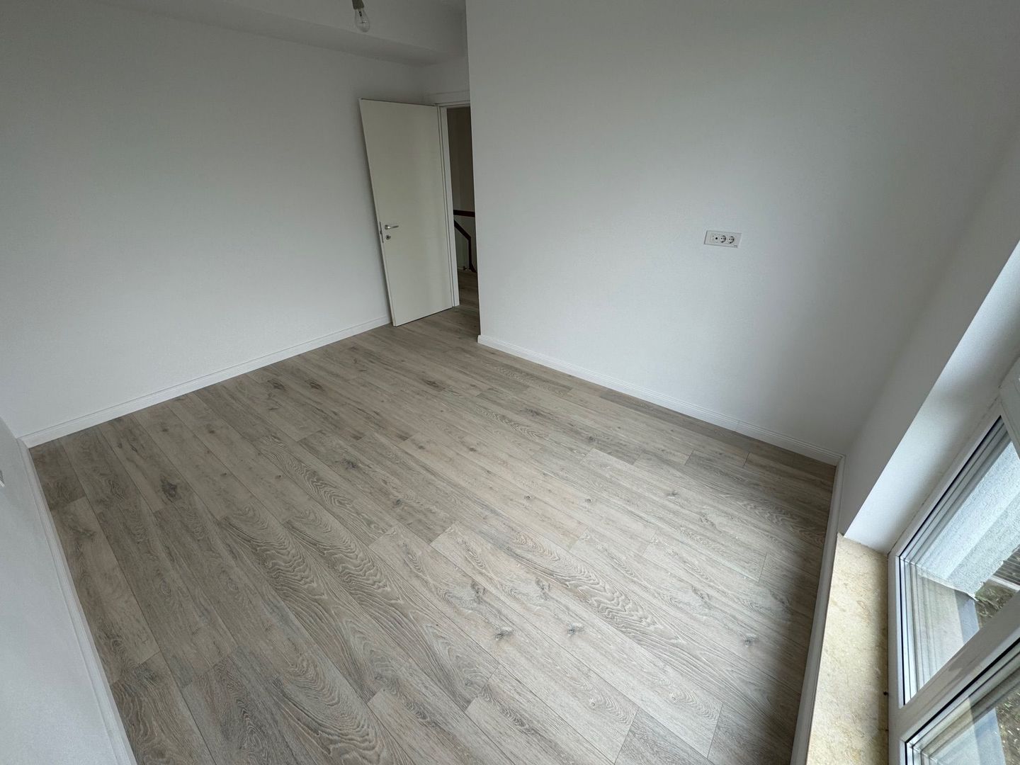 Ultima!!  Vila Otopeni 4 camere TOATE utilitatile - Poză 10