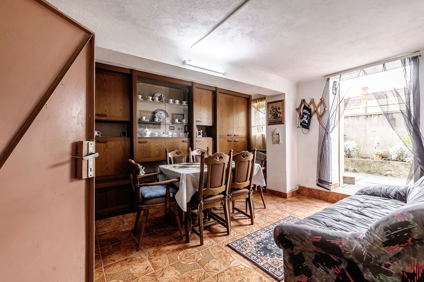 Casă din cărămidă cu 8 camere – zonă liniștită, LIPOVA - Poză 9