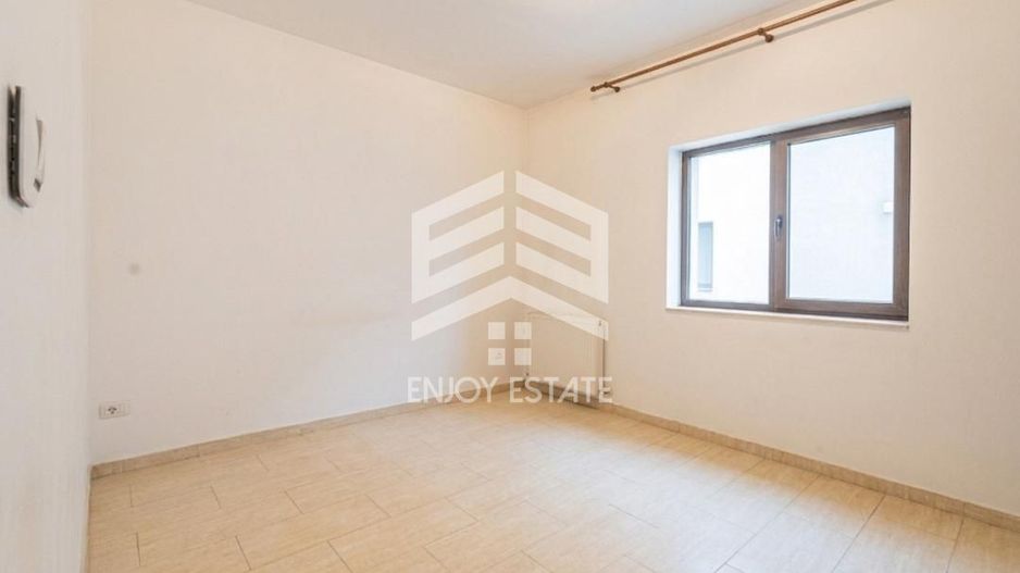 Apartament 4 camere si Curte Proprie | Parcare Inclusă - Poză 3