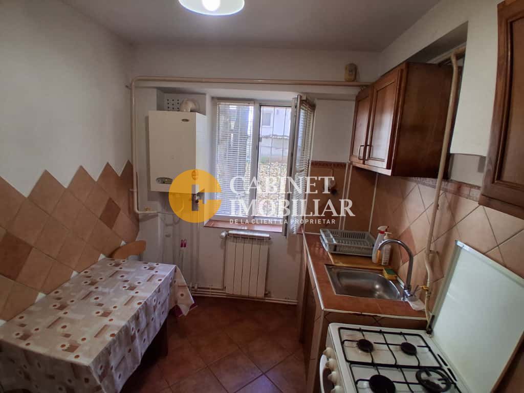 Apartament 2 camere, semidecomandat, zona Tatarasi Iasi - Poză 4