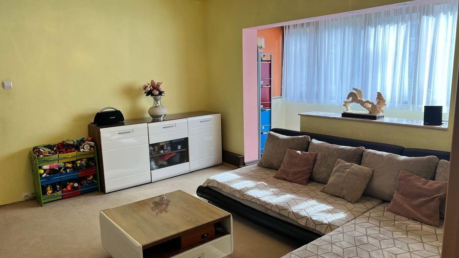 Proprietar vand apartament cu 3 camere, centrala+ baxa, zona Girocului - Poză 2