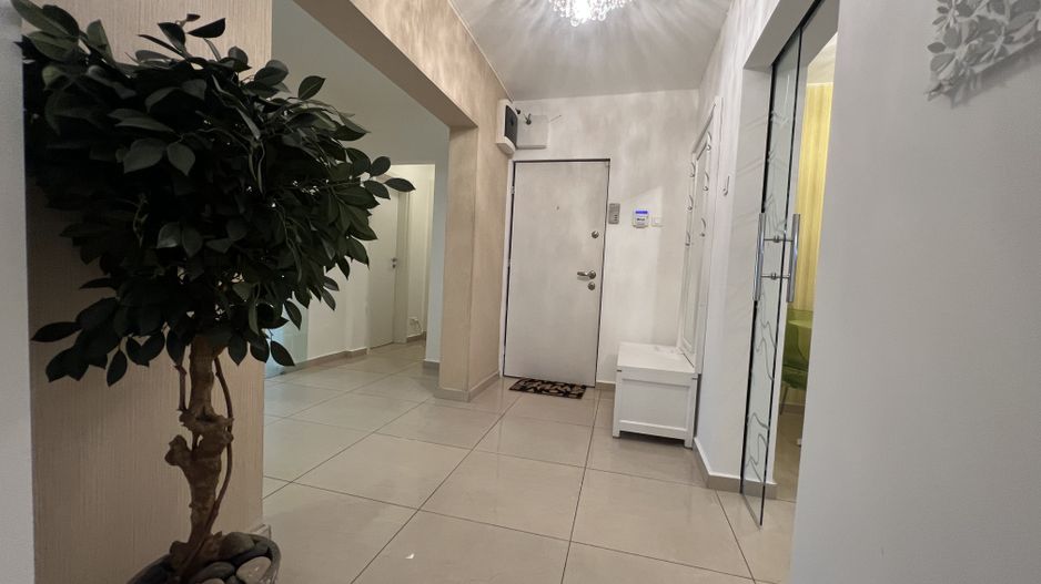 Apartament Lux 4 camere metrou loc parcare - Poză 2