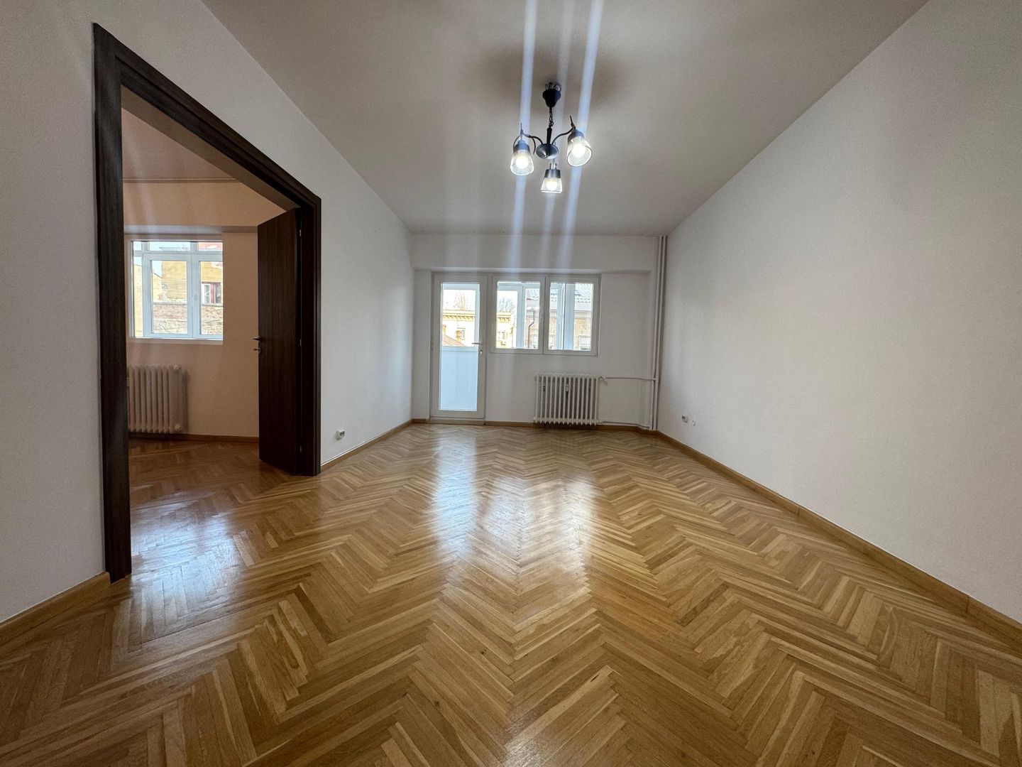 3 CAMERE || CALEA DOROBANTILOR - Poză 1