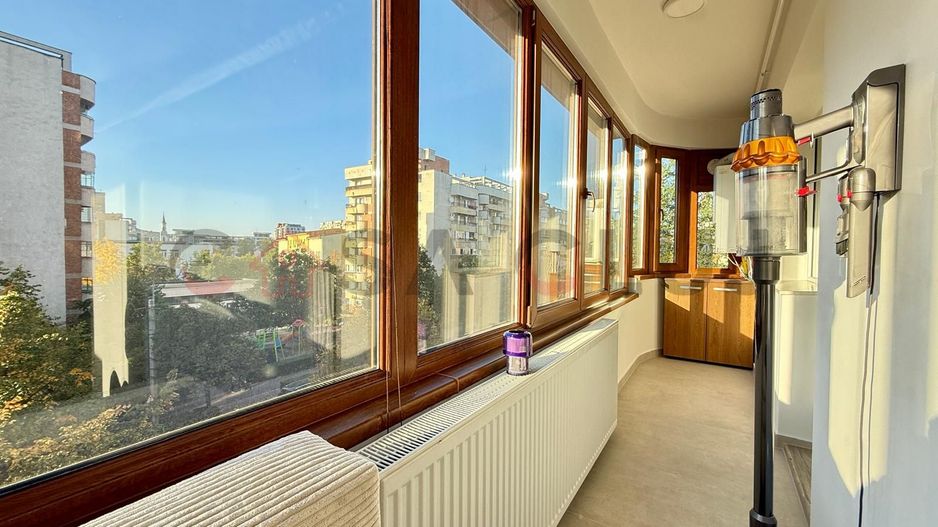 Apartament renovat, etaj intermediar, zona Năsăud - Poză 9