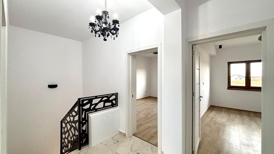 Duplex  cu 4 camere si teren generos , Sacalaz - Poză 9