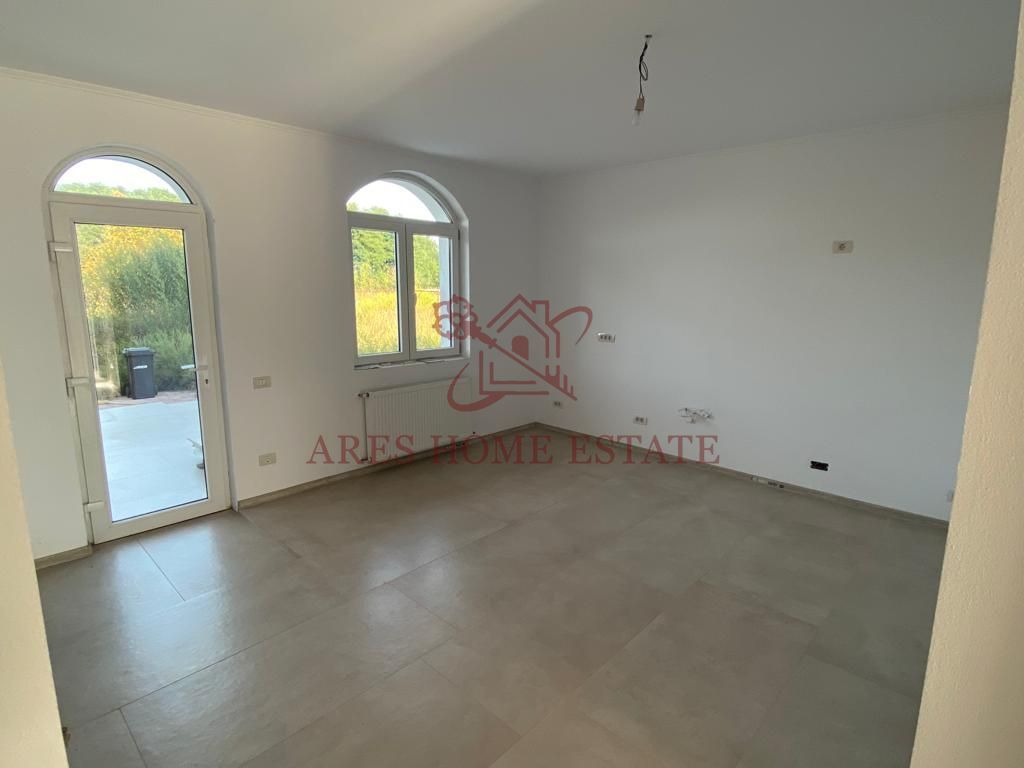 Casă 5 camere, 2 niveluri, intrări și utilități separate – Șag - Poză 14