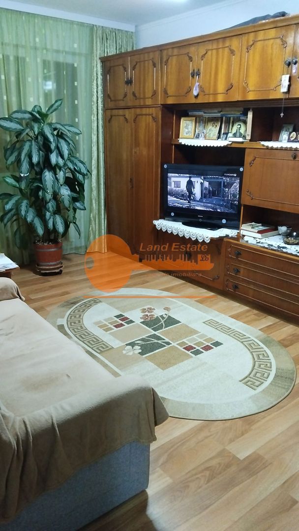 Apartament 2 camere decomandat | zonă 1 Decembrie - Poză 1