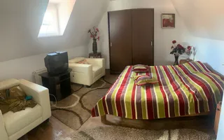 Casă în centrul Cisnădioarei cu 243mp de locuit și teren de 936mp - Poză 26