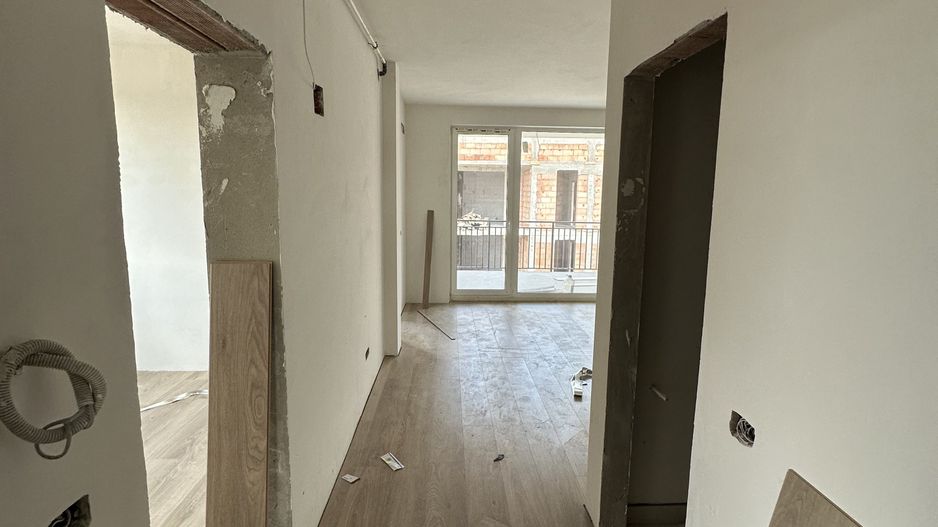 Apartment bloc nou cu curte de 34 mp - Poză 6