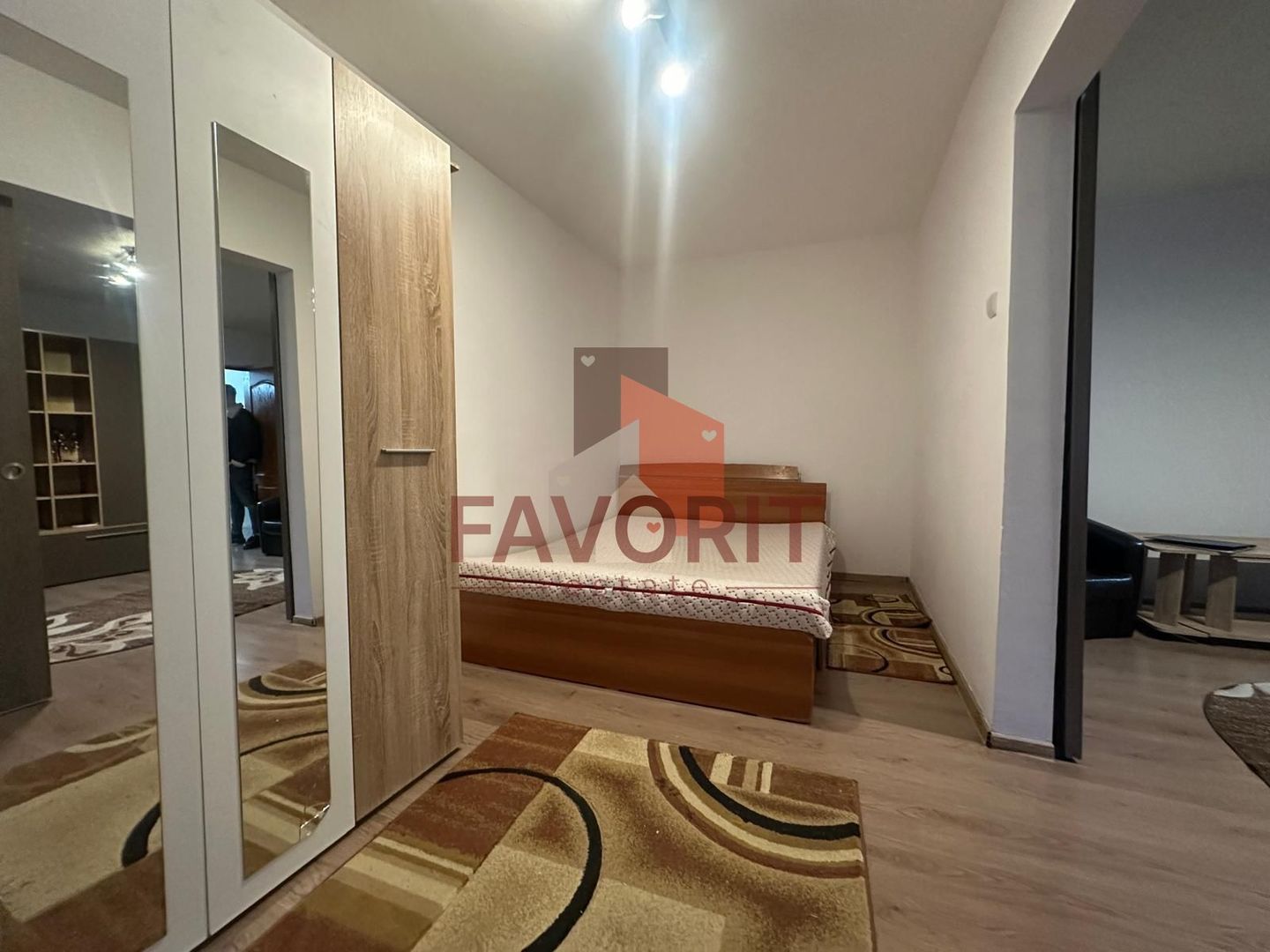 2 camere | etaj 1 | centrala proprie | mobilat si utilat | zona excelenta | - Poză 5