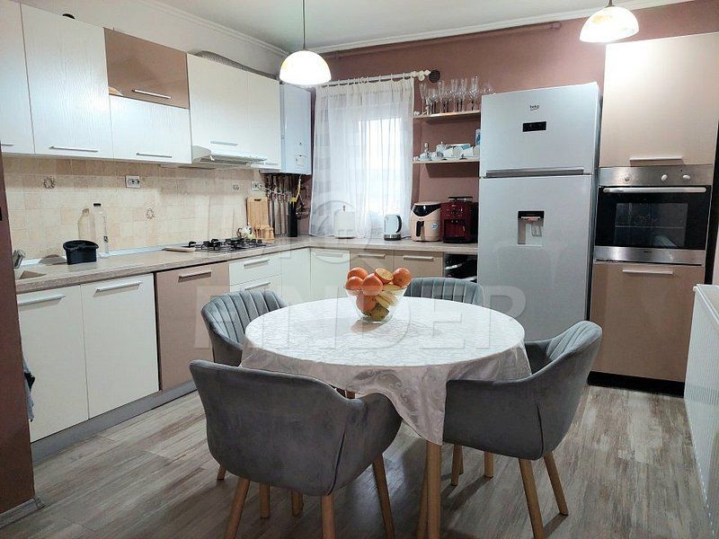 Apartament 3 camere decomandate zona Farmec - Poză 8