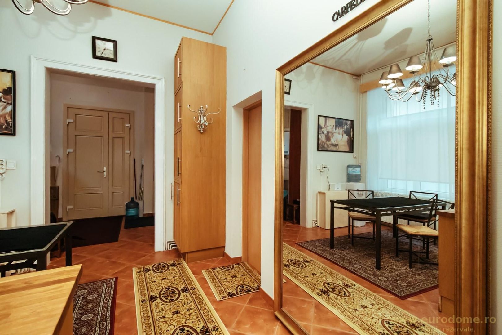 Piata Sfatului, apartament  deosebit, luminos, cu priveliște frumoasă - Poză 8