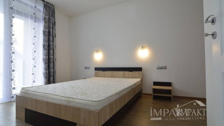 Casa cuplata cu 6 camere si curte in cartierul Intre lacuri. - Poză 11