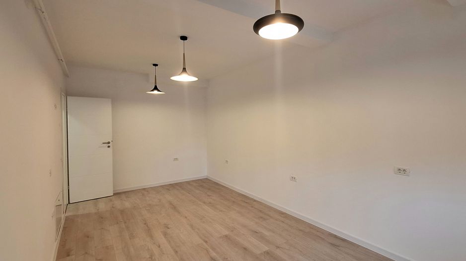 Apartament cu 3 camere si loc de parcare - Kaufland - Poză 13