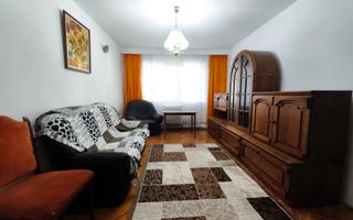 De închiriat apartament cu 3 camere - etaj 1- bd-ul Decebal - Poză 1