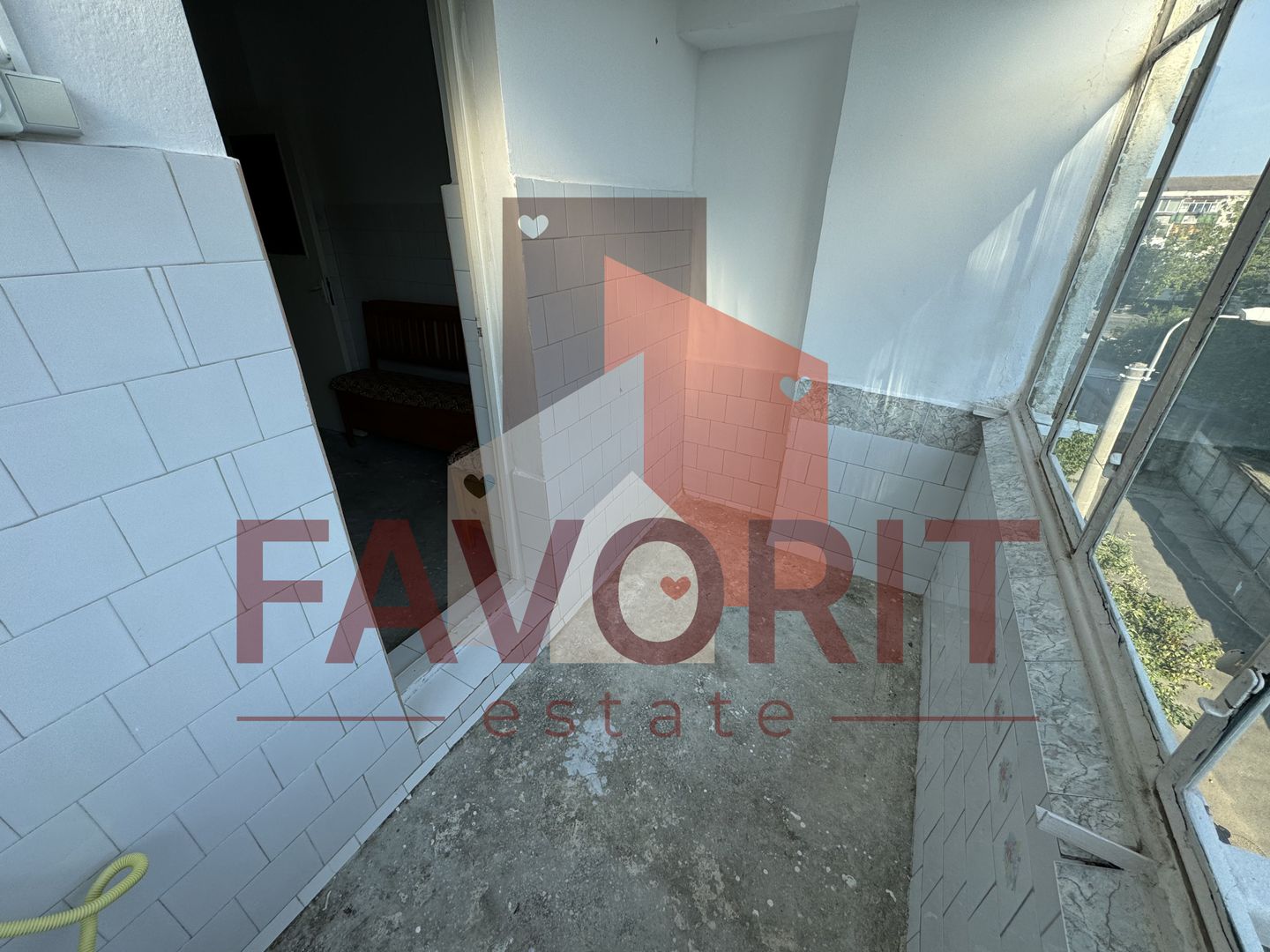 Decomandat. Model spatios. Disponibil imediat. Etaj intermediar. - Poză 8