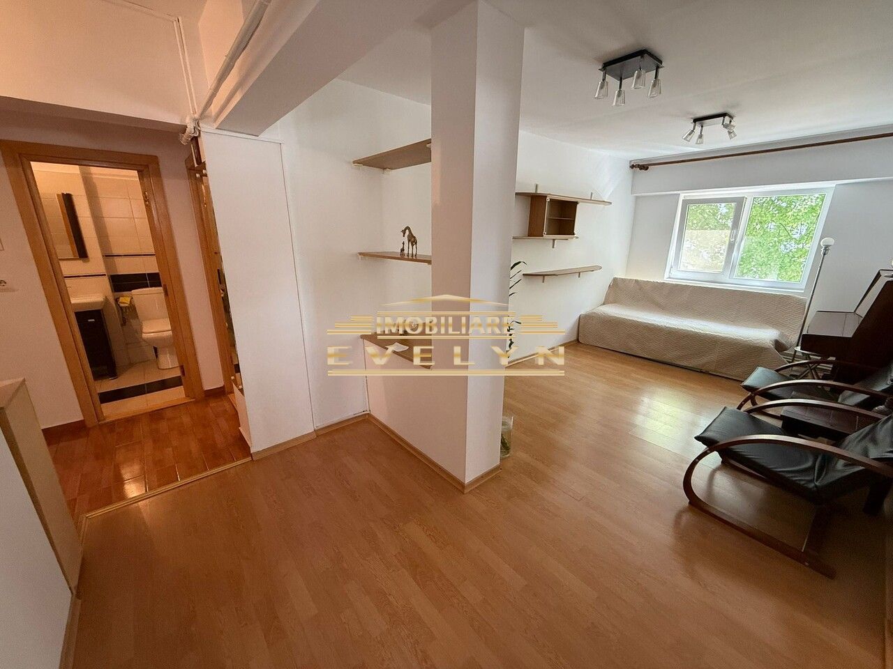 Apartament 4 camere  | Etaj 1 | Zona Școala Nr. 6 – Str. Bucovina - Poză 2