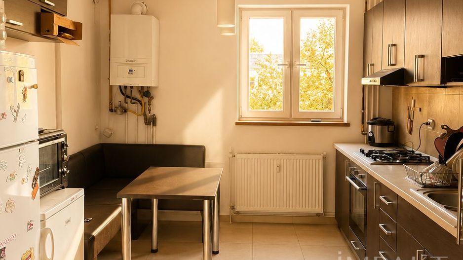 De închiriat apartment 2 camere -Republicii - UMF + parcare - Poză 3