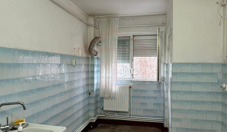 Vanzare Apartament cu 2 camere, zona Micro 13B, etaj 2, pret 63.000 E - Poză 4
