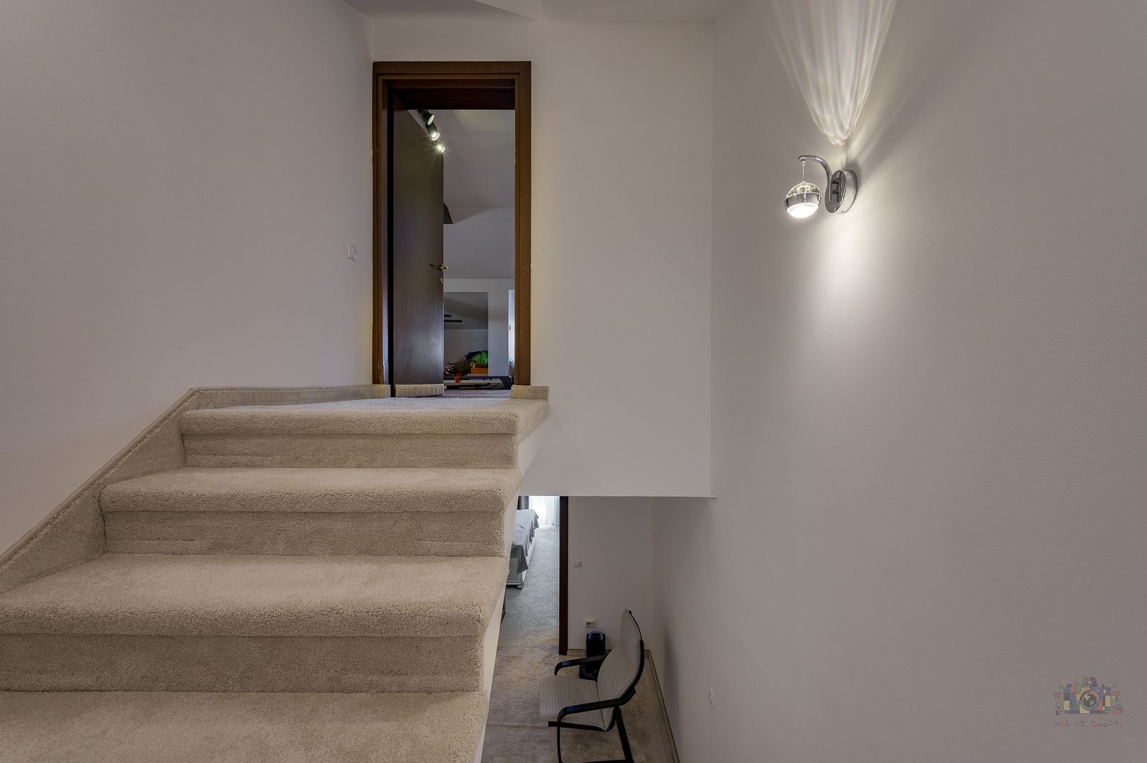 Vilă renovată P+1+M  | Foișor vitrat, grădină și jacuzzi - Poză 26