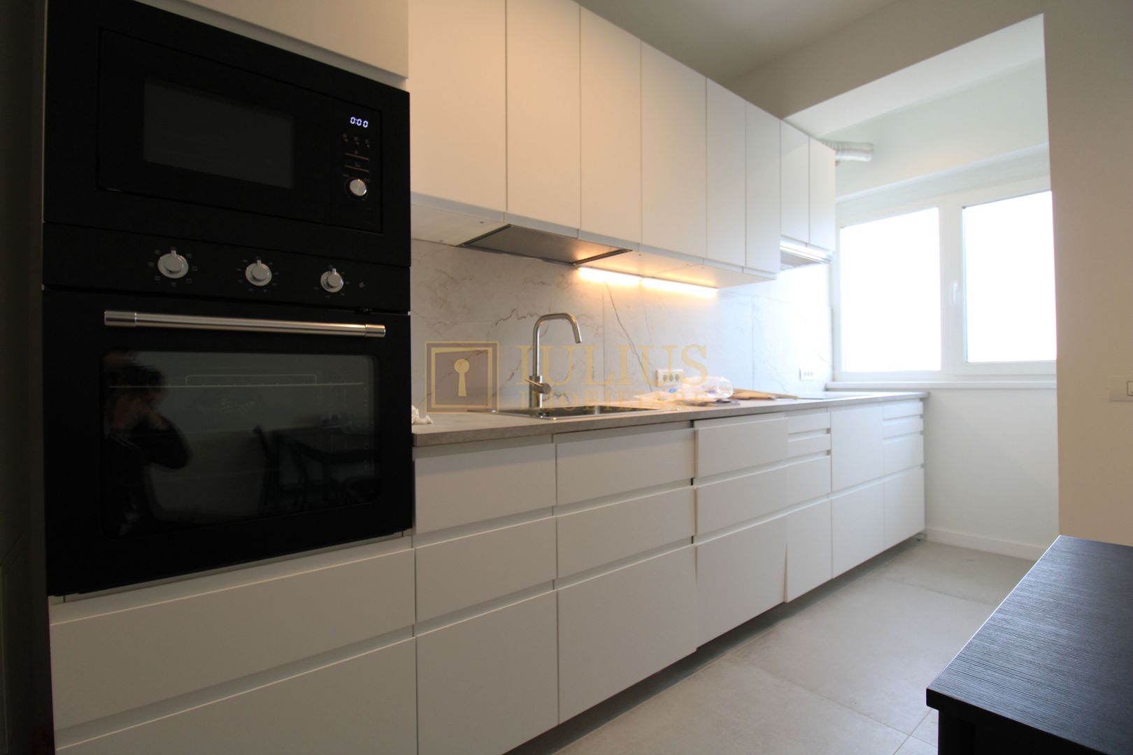 Zona Puncte Cardinale, 3 camere + 2 bai, centrala proprie. - Poză 1