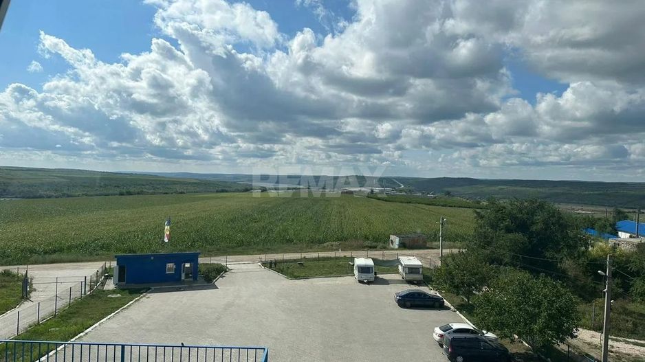 Aerodromul Horesti 24 ha teren + 1400 m2 hangare și 550 m2 cladire administrativa - Poză 21