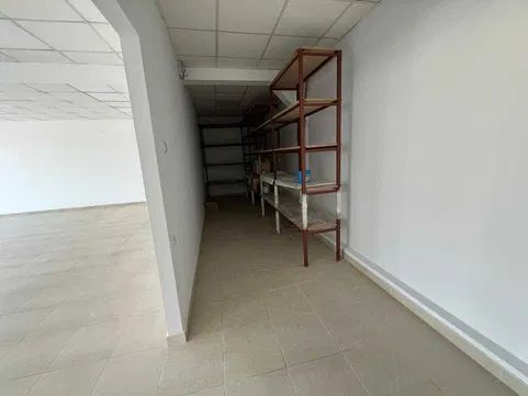 Spatiu comercial de inchiriat 240 mp in Bdul Timisoara. - Poză 6