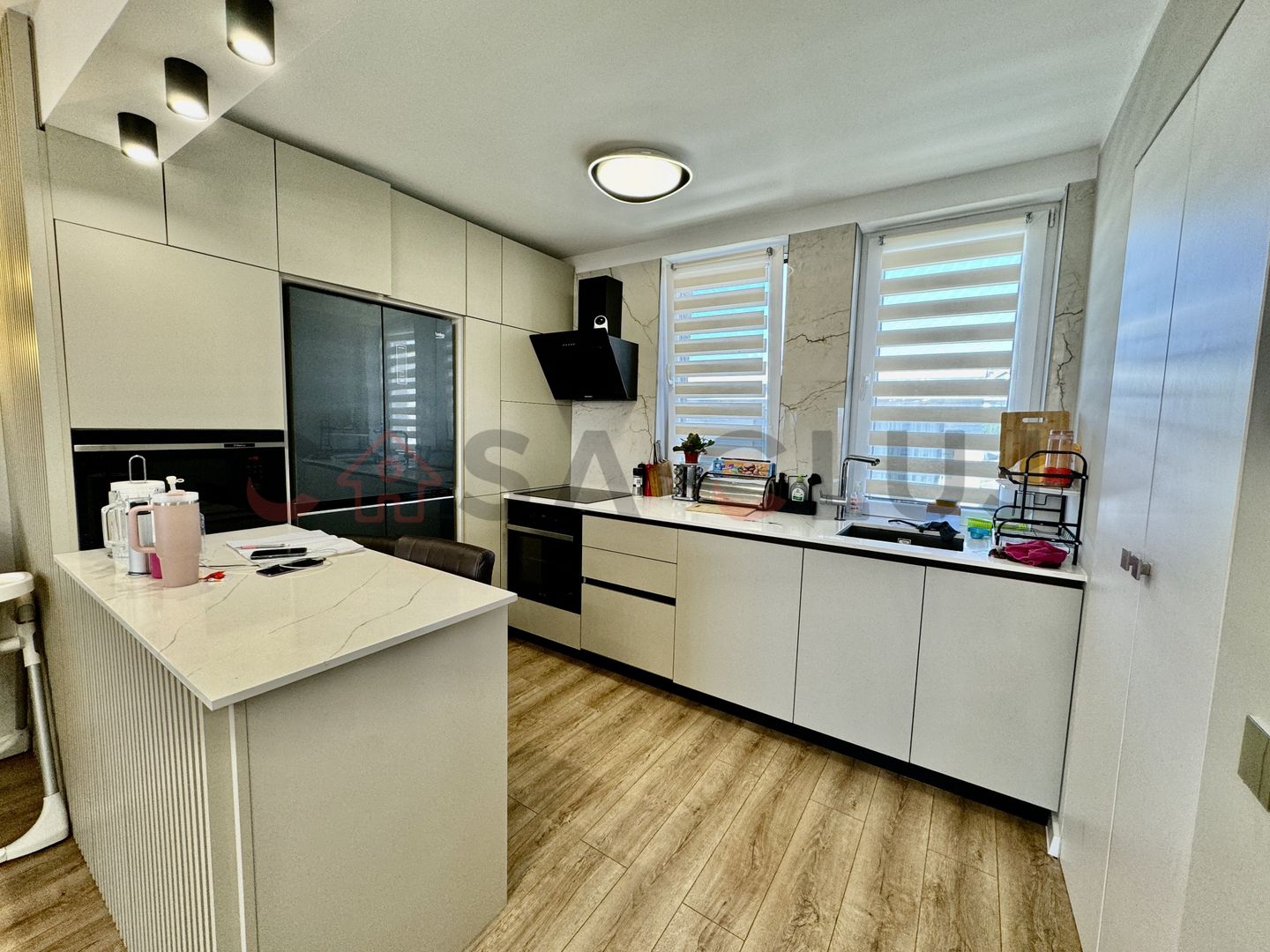 Apartament, parte dintr-un triplex, ultrafinisat, zonă liniștită și view superb! - Poză 10