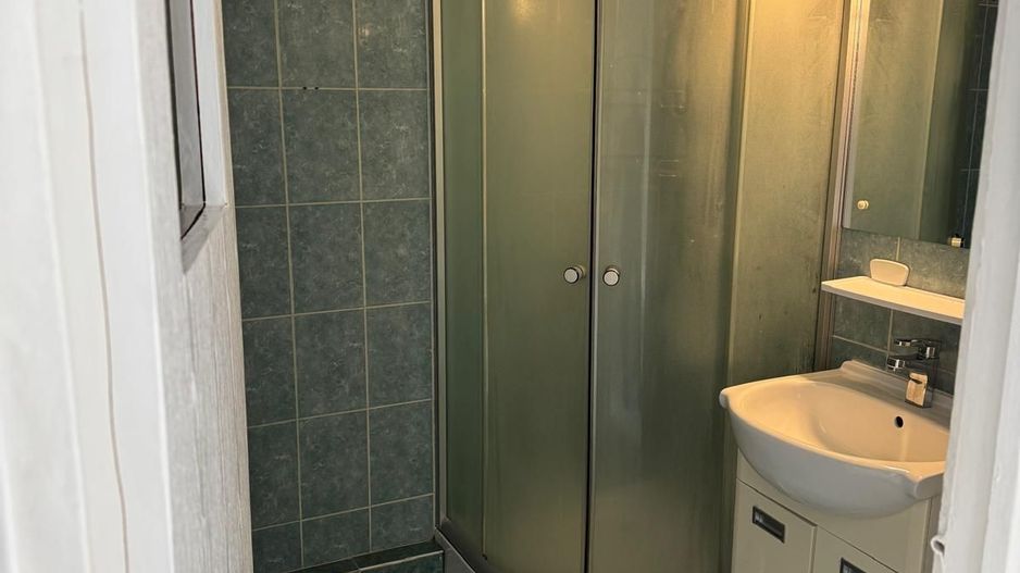 De închiriat: apartament 3 camere - nemobilat - ideal birou - Gorjului - Poză 11