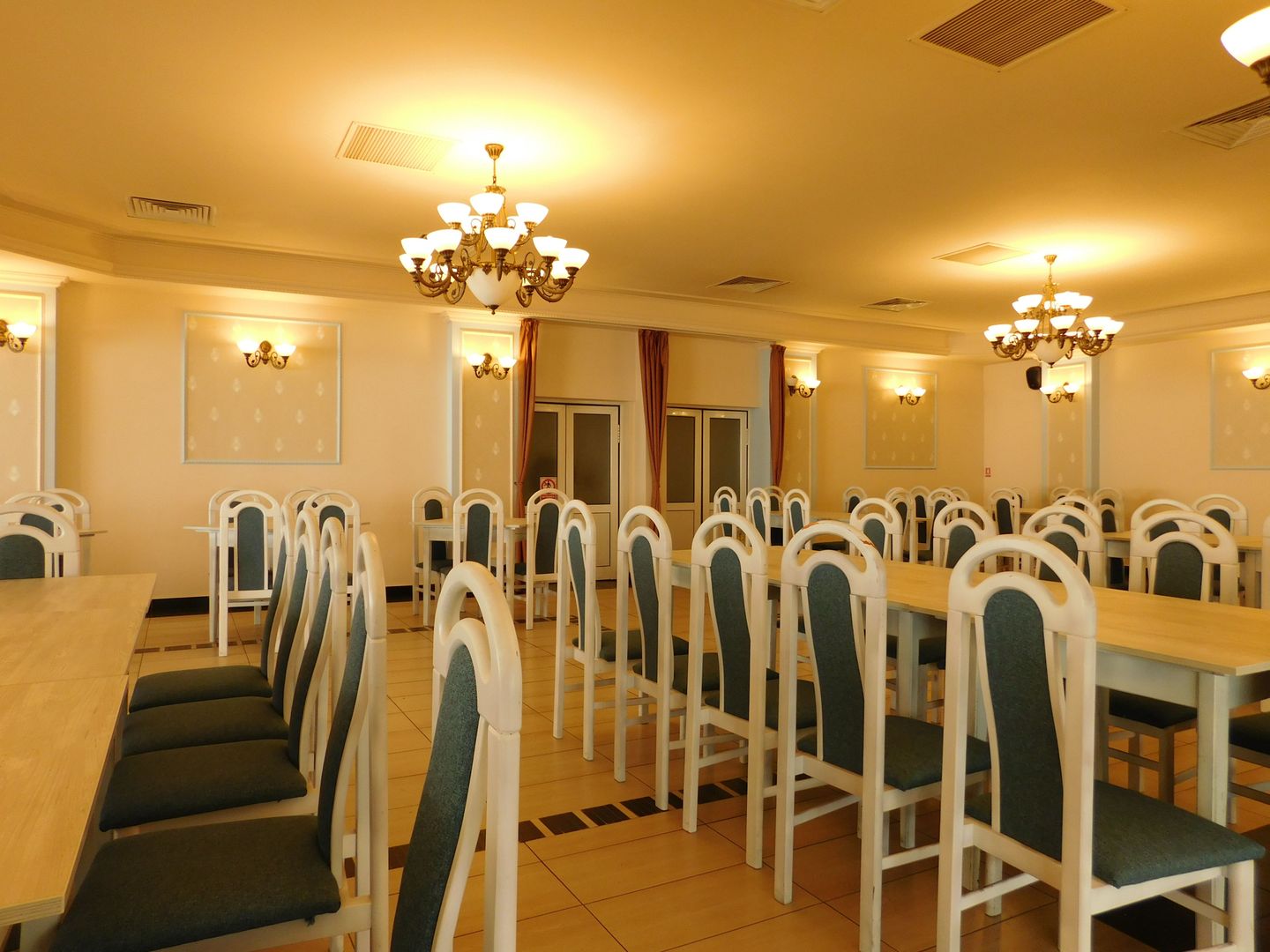 Restaurant cu terasă de închiriat, în Complex Comercial Mercur - Poză 4