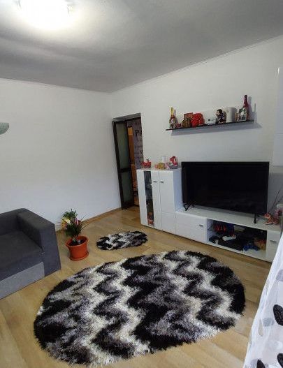 Vanzare apartament 2 camere, bloc nou, mobilat, Stefanesti - Poză 1