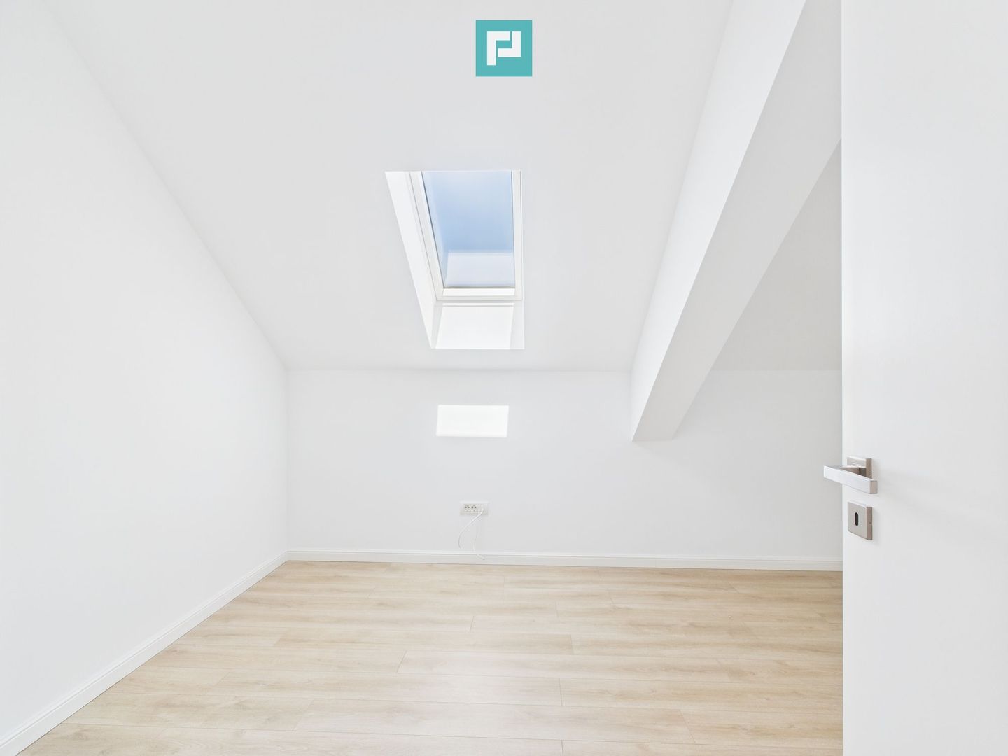 Apartament 3 camere , 2 băi , zona Freidorf - Poză 7