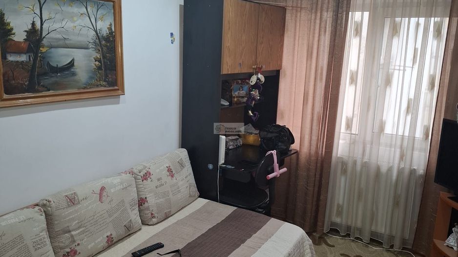 Apartament 3 camere,etaj 3/3,  renovat,65000 euro neg, Policlinica 2 - Poză 6