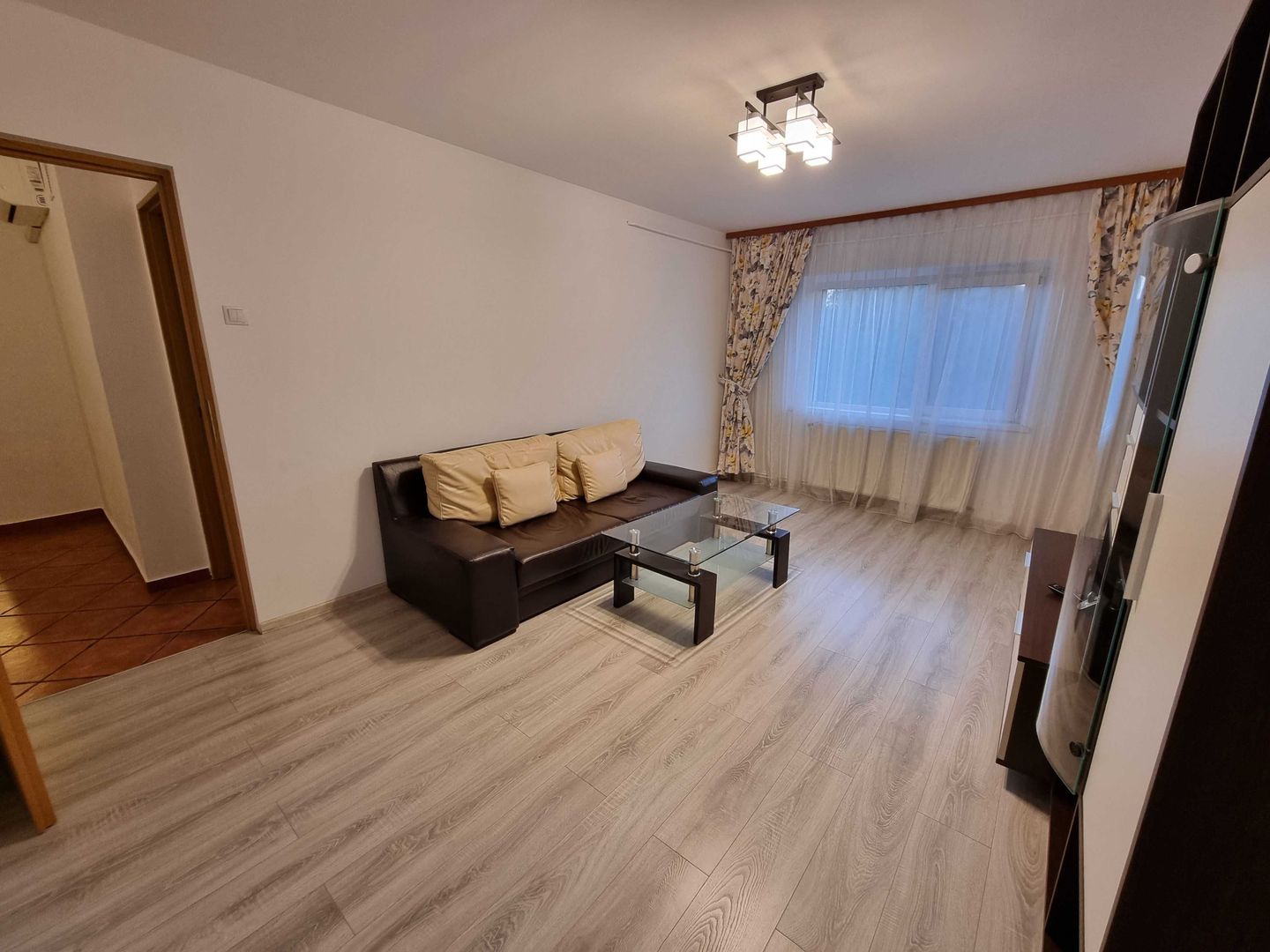 Mutare Imediata! Ap. 3 camere, Decomandat, Nicolina, Clopotari - Poză 2