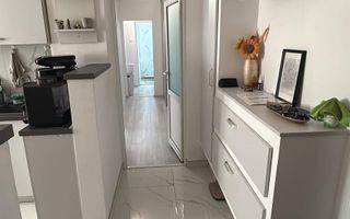 Apartament 2 camere, 51 mp utili, etaj 3, Cetate, zona Lic.. Militar - Poză 1