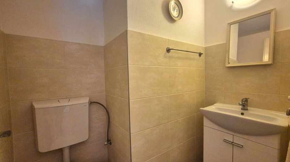 Apartament in casă, într-o zonă exclusivistă, priveliște deosebită. - Poză 13