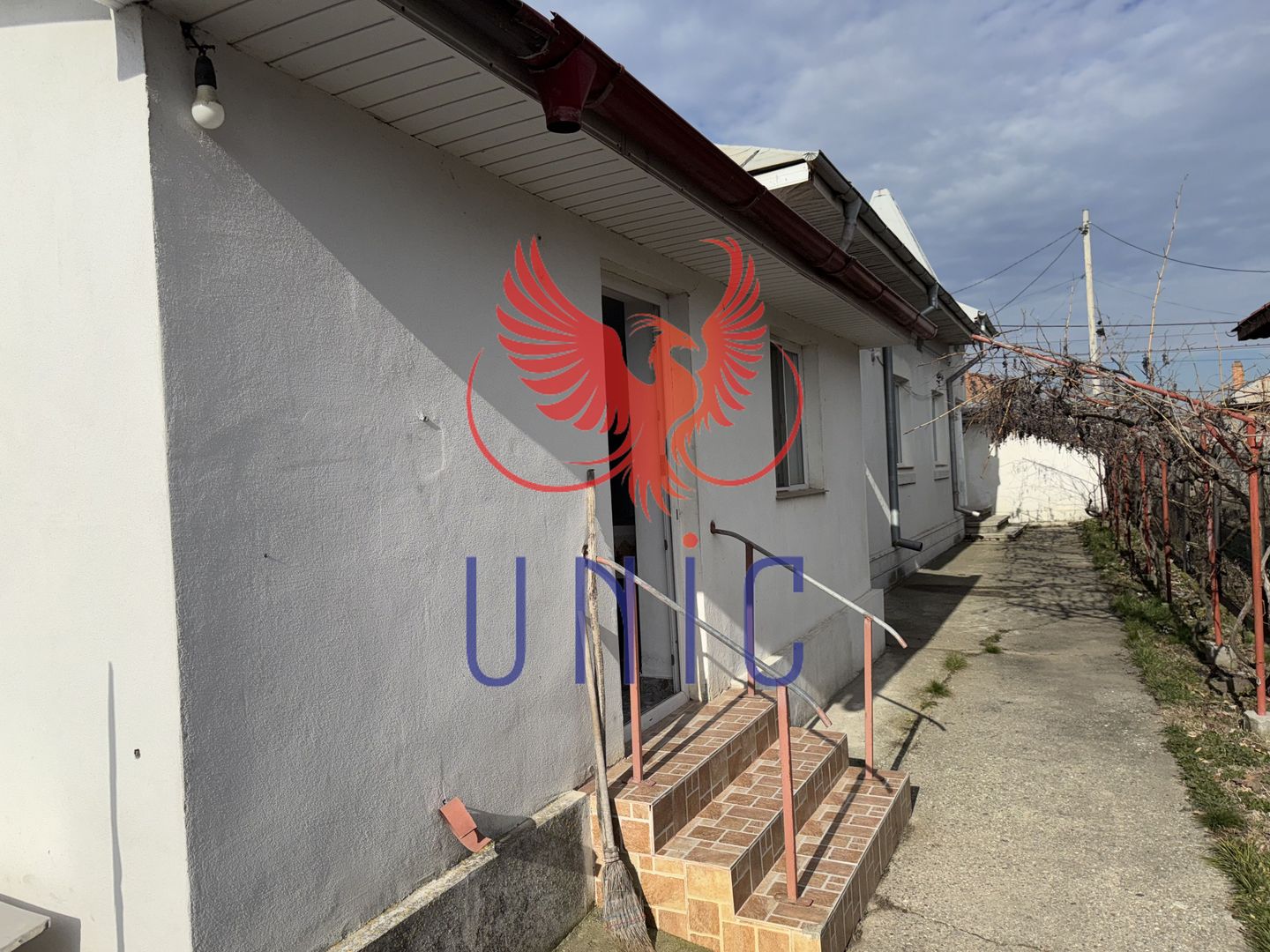 Casa situata in orasul Bals! - Poză 20